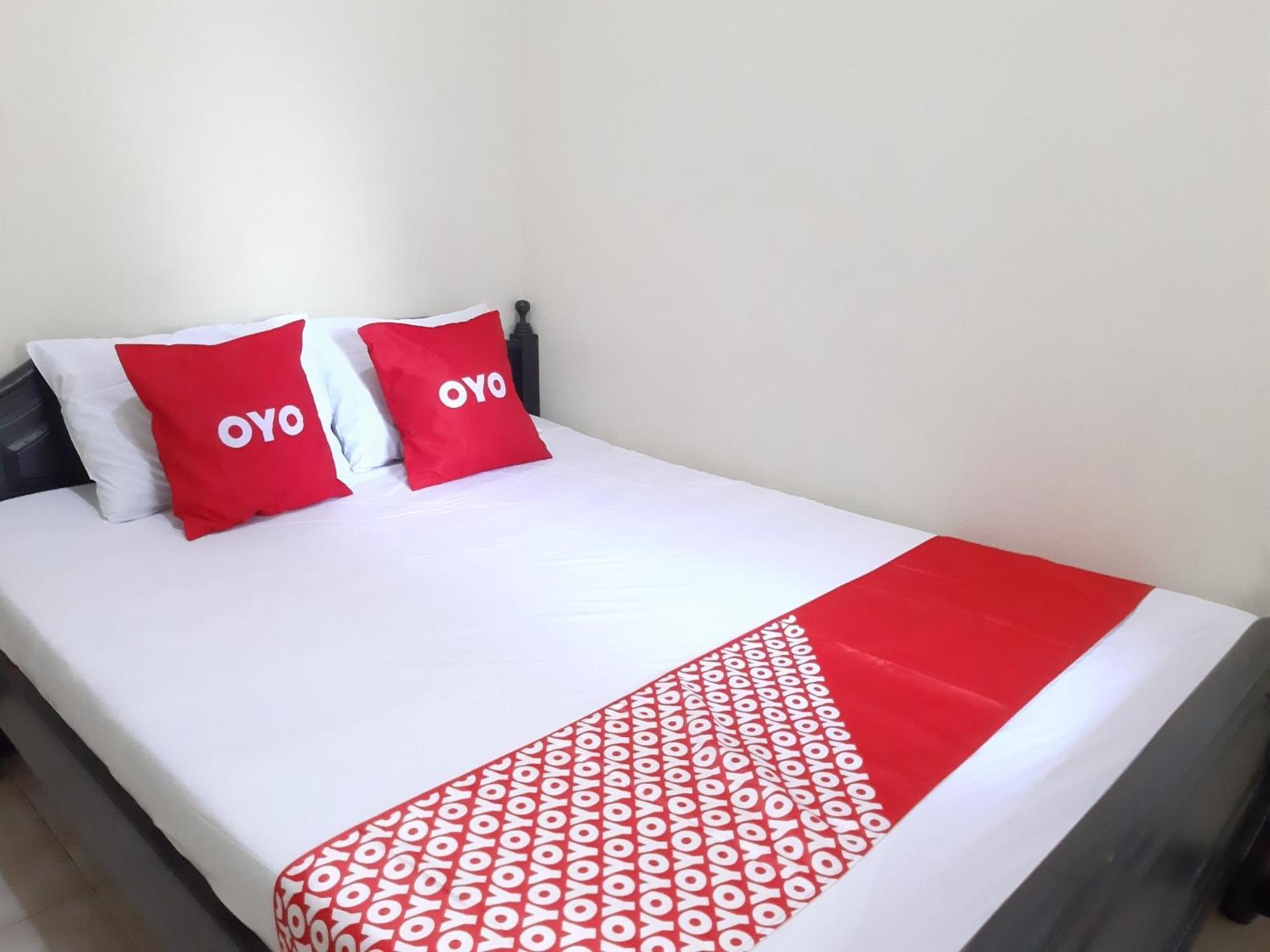 Oyo 2826 Panderman Residence Blitar Extérieur photo