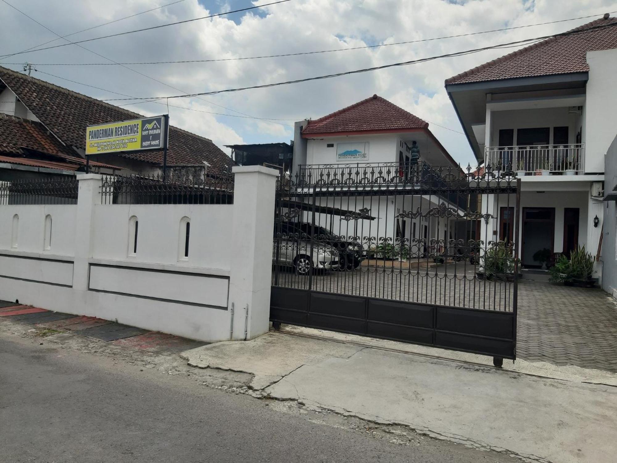 Oyo 2826 Panderman Residence Blitar Extérieur photo