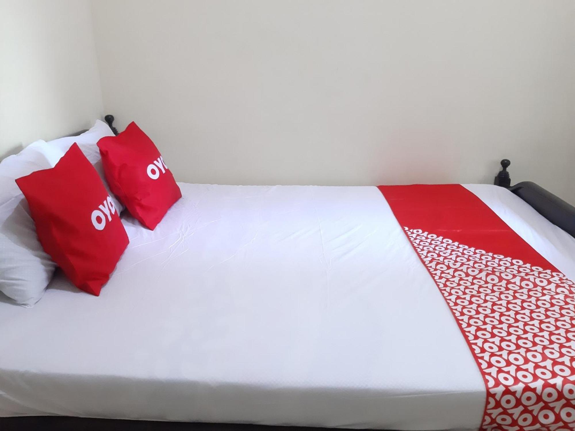 Oyo 2826 Panderman Residence Blitar Extérieur photo