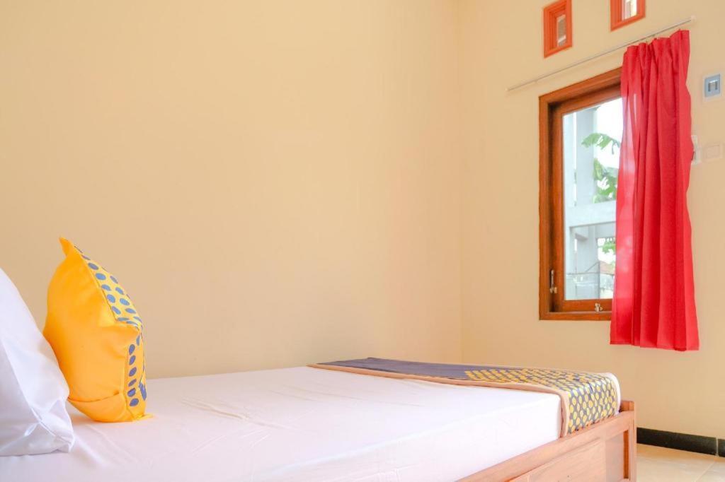 Oyo 2826 Panderman Residence Blitar Extérieur photo