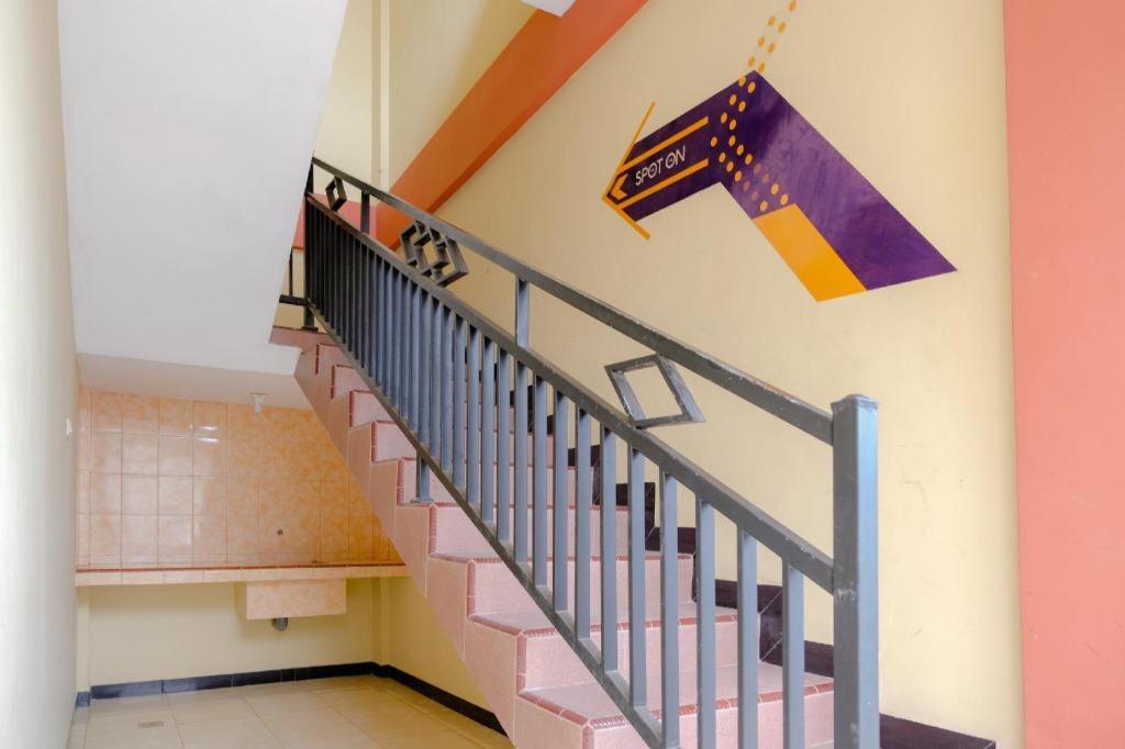 Oyo 2826 Panderman Residence Blitar Extérieur photo