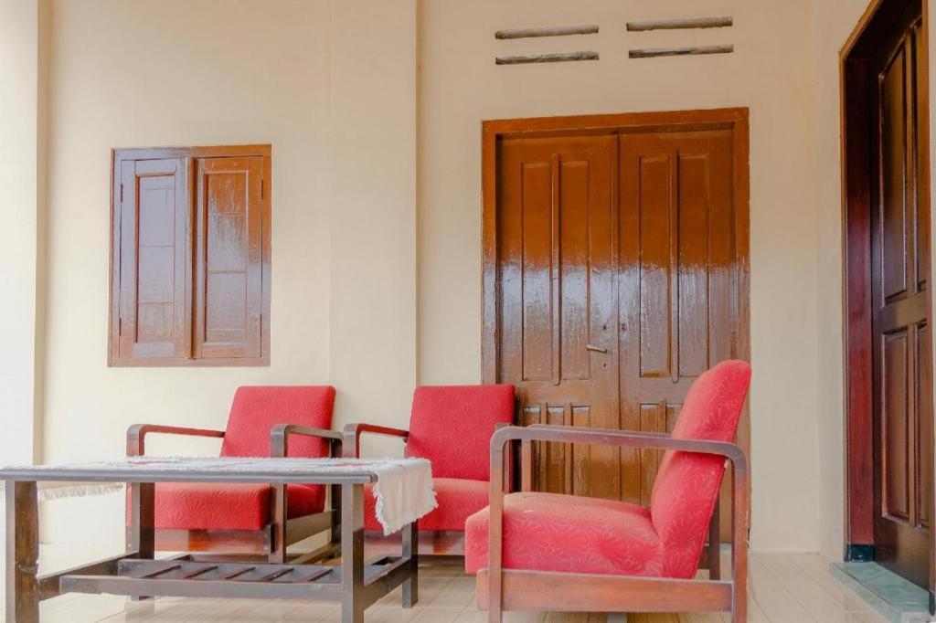 Oyo 2826 Panderman Residence Blitar Extérieur photo