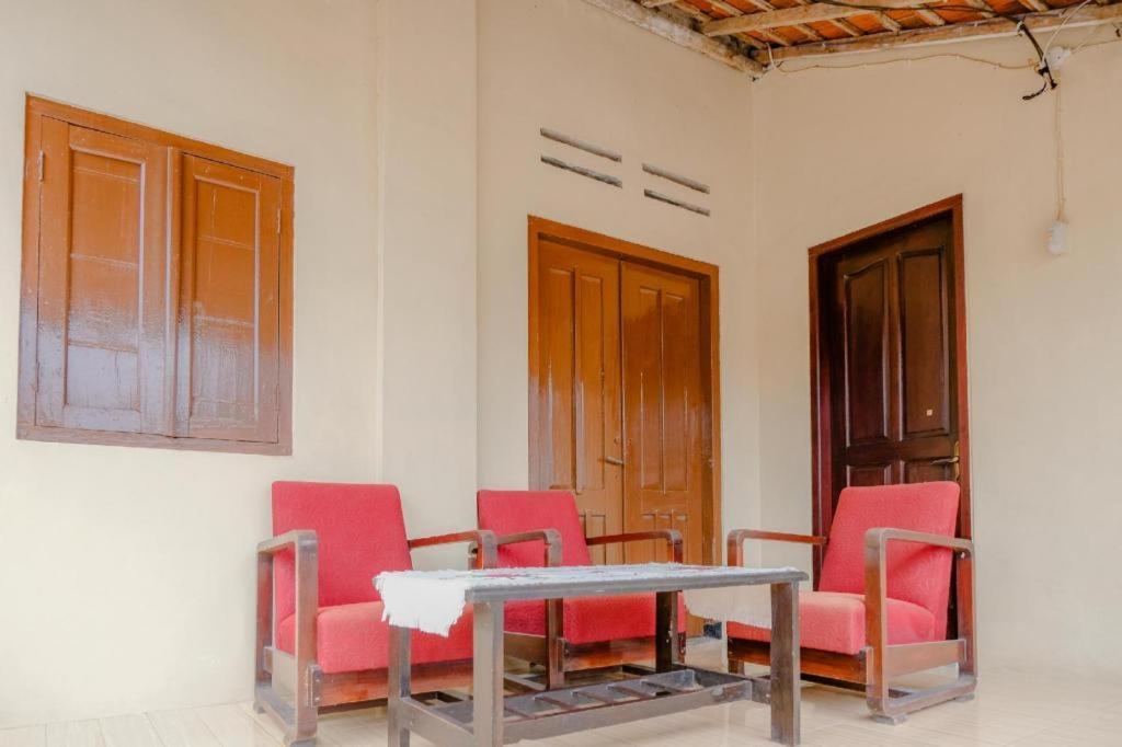 Oyo 2826 Panderman Residence Blitar Extérieur photo
