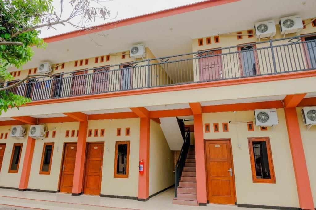 Oyo 2826 Panderman Residence Blitar Extérieur photo